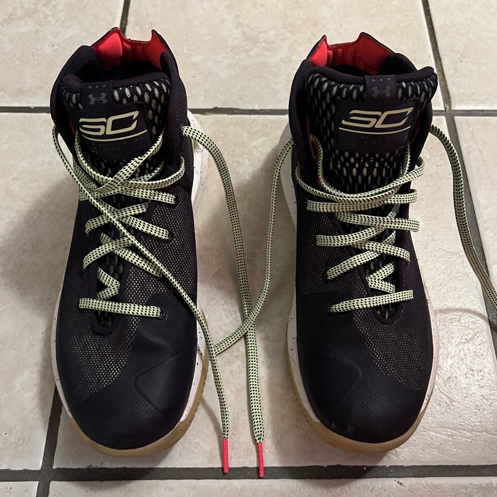 Under Armour Size 8 Wardell Basketball Shoes